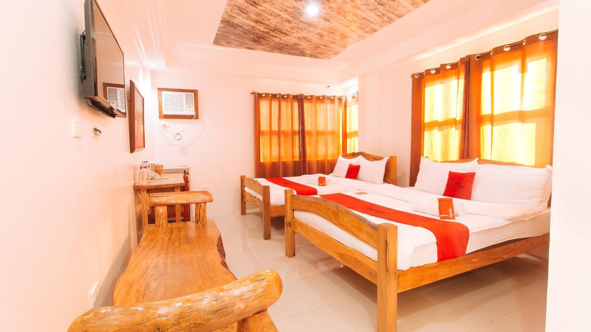 Reddoorz Plus @ Jollydays Hotel Nueva Ecija San Jose  Екстер'єр фото