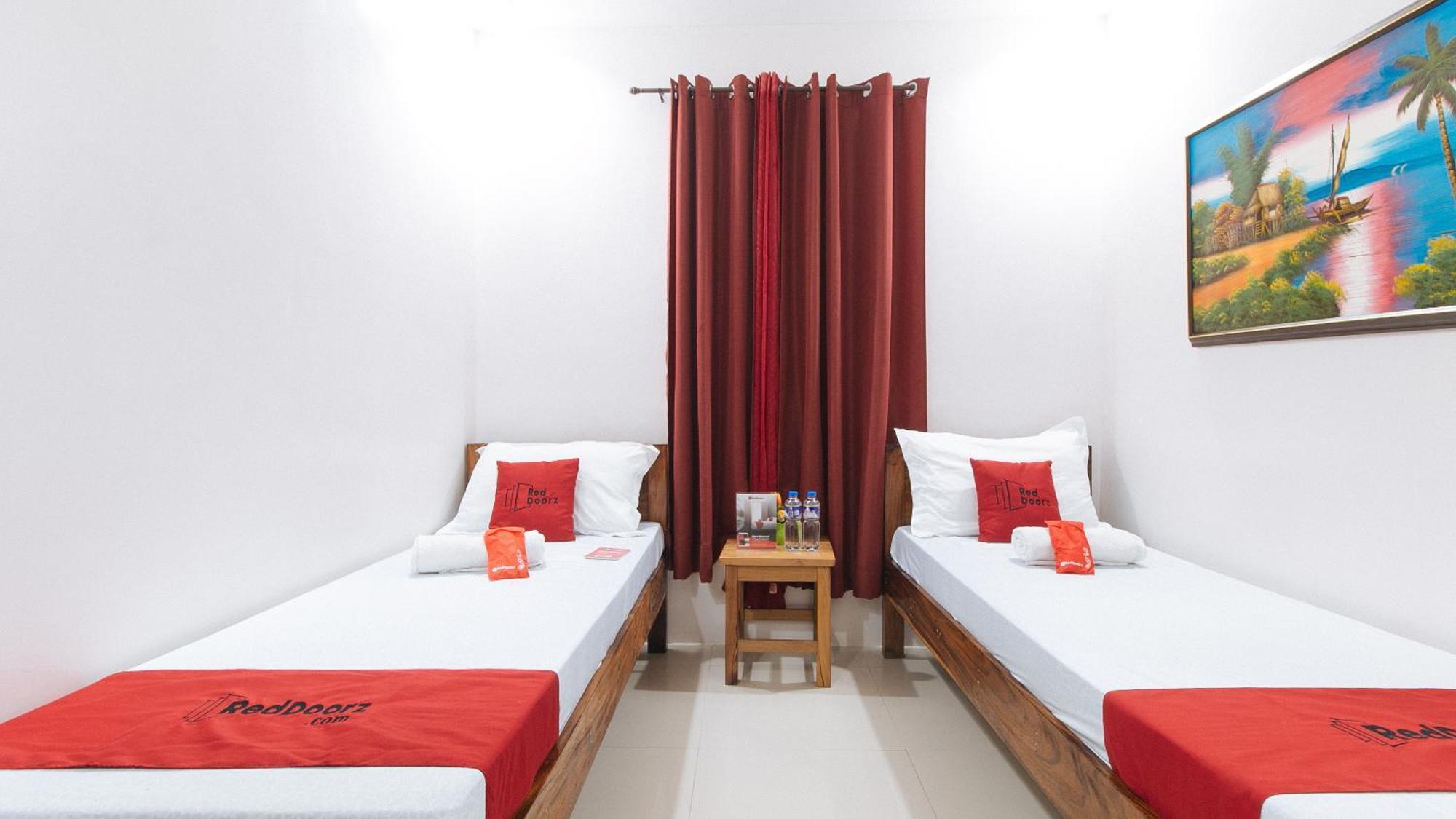 Reddoorz Plus @ Jollydays Hotel Nueva Ecija San Jose  Екстер'єр фото