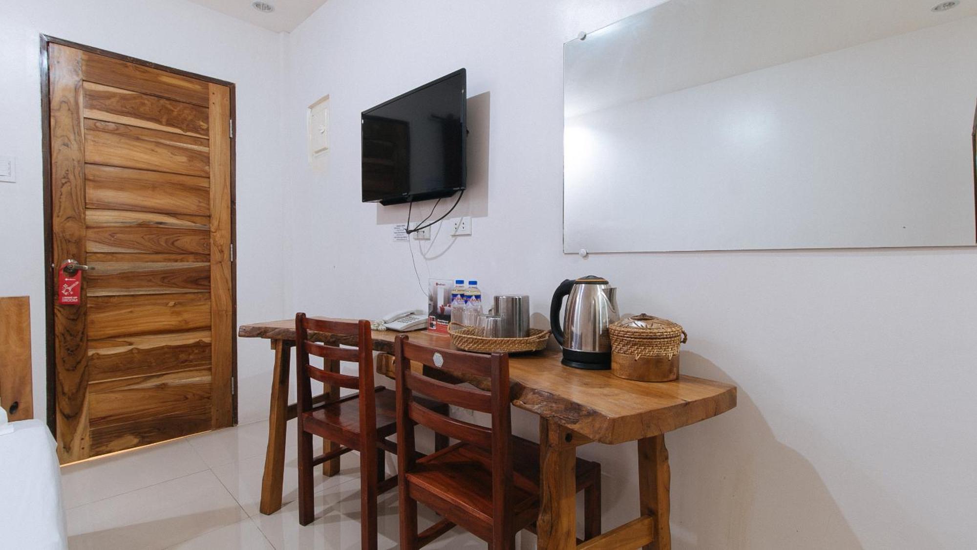 Reddoorz Plus @ Jollydays Hotel Nueva Ecija San Jose  Екстер'єр фото
