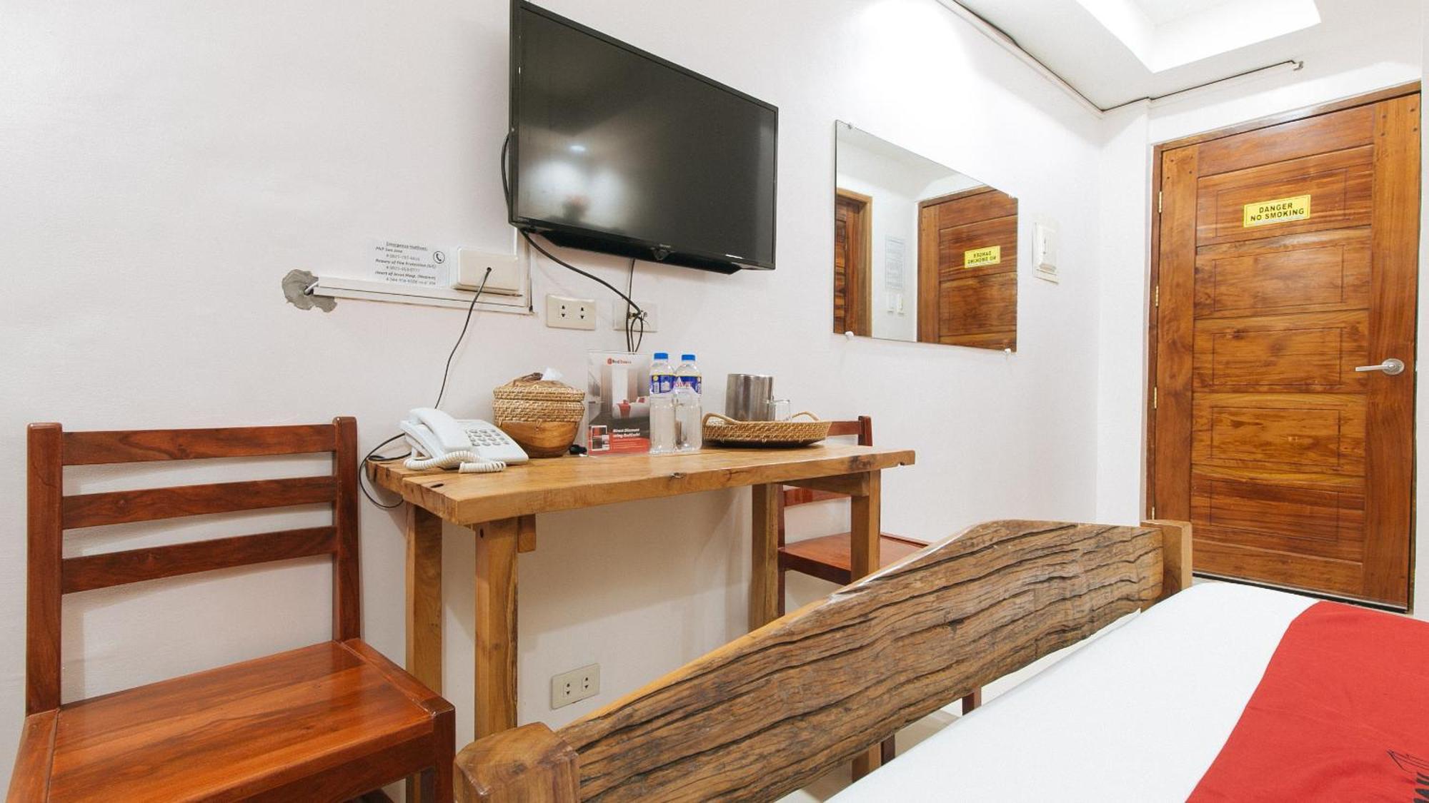 Reddoorz Plus @ Jollydays Hotel Nueva Ecija San Jose  Екстер'єр фото