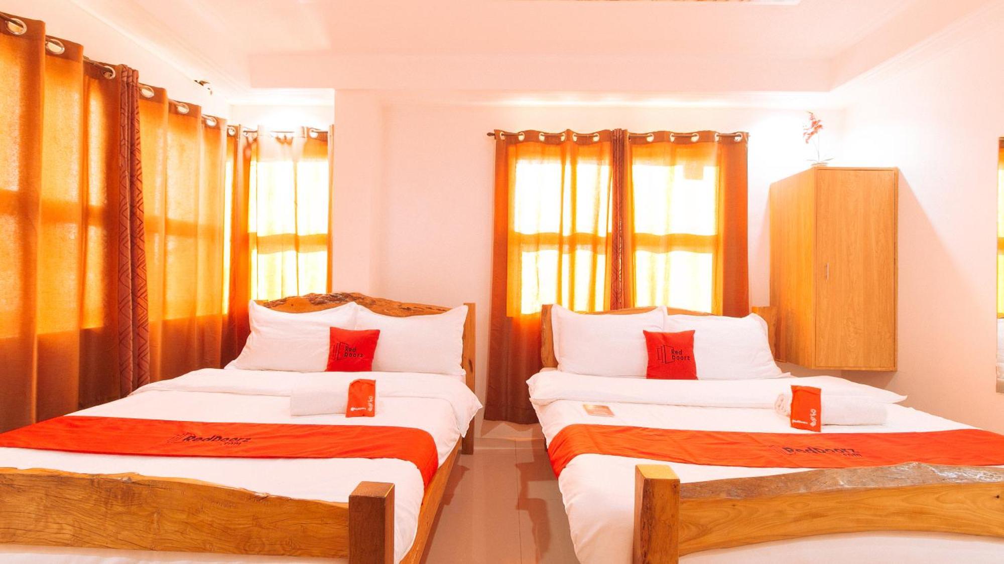 Reddoorz Plus @ Jollydays Hotel Nueva Ecija San Jose  Екстер'єр фото