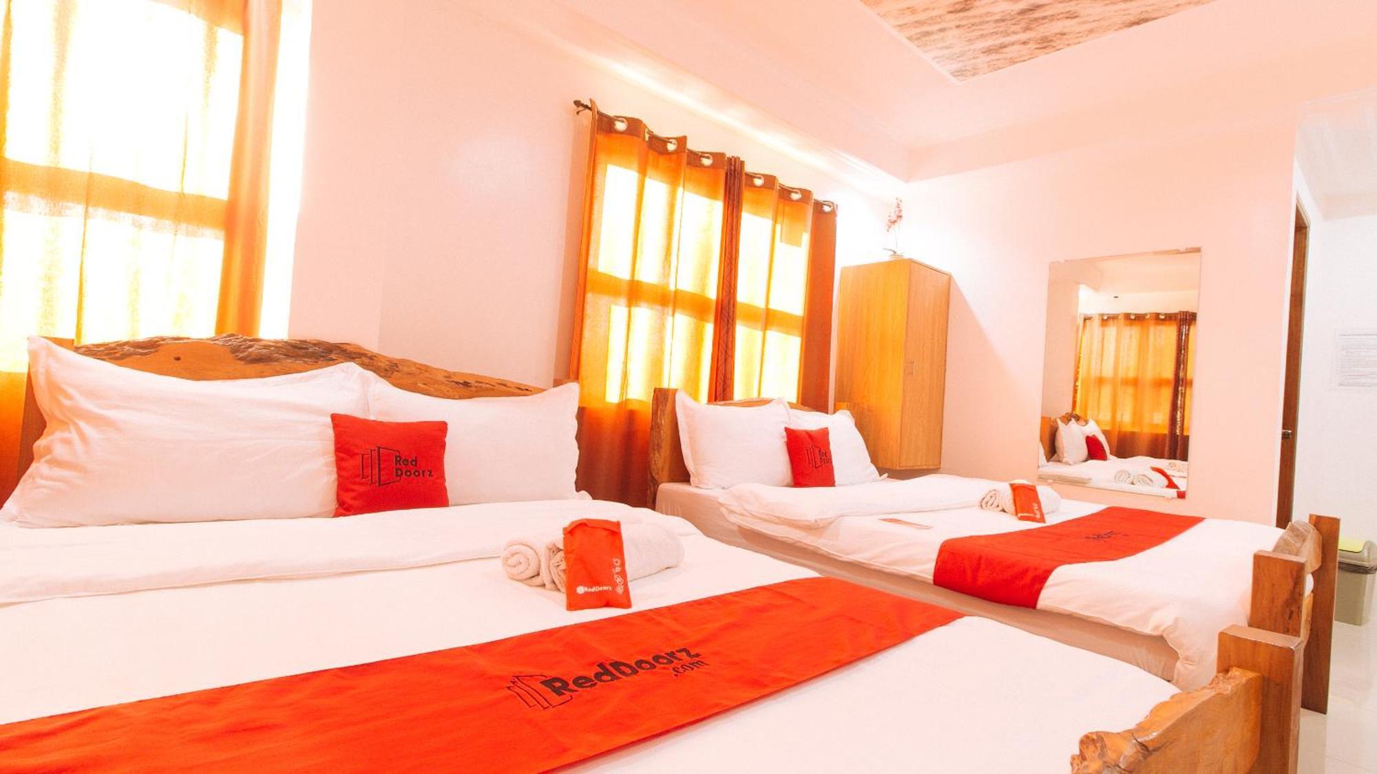 Reddoorz Plus @ Jollydays Hotel Nueva Ecija San Jose  Екстер'єр фото