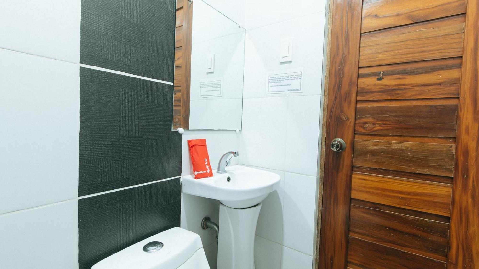 Reddoorz Plus @ Jollydays Hotel Nueva Ecija San Jose  Екстер'єр фото